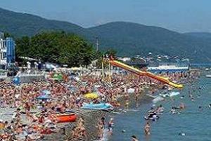  Сочинские жители в предверии олимпиады жалуются на сокращение общедоступных пляжей